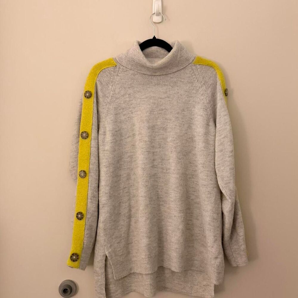 Apt. 9 grey turtleneck oversized sweater yellow colorblock button sleeve detail